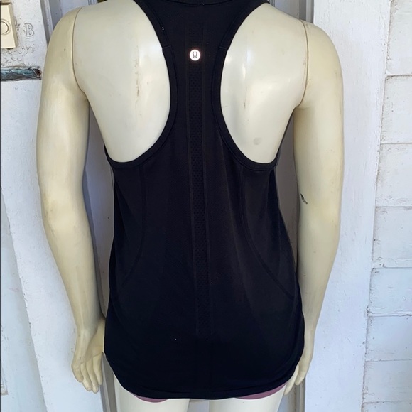Lululemon black tank - Picture 4 of 4